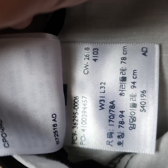 Dockers slim tapered fit. 31x32 - Picture 3 of 3